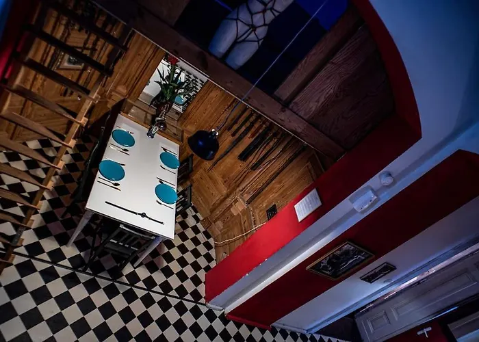 Vintage Bdsm Kinky Apartment - Entire 65M2 Space For Up To 6-Guests - Fully Equipped Wrocław, Polska